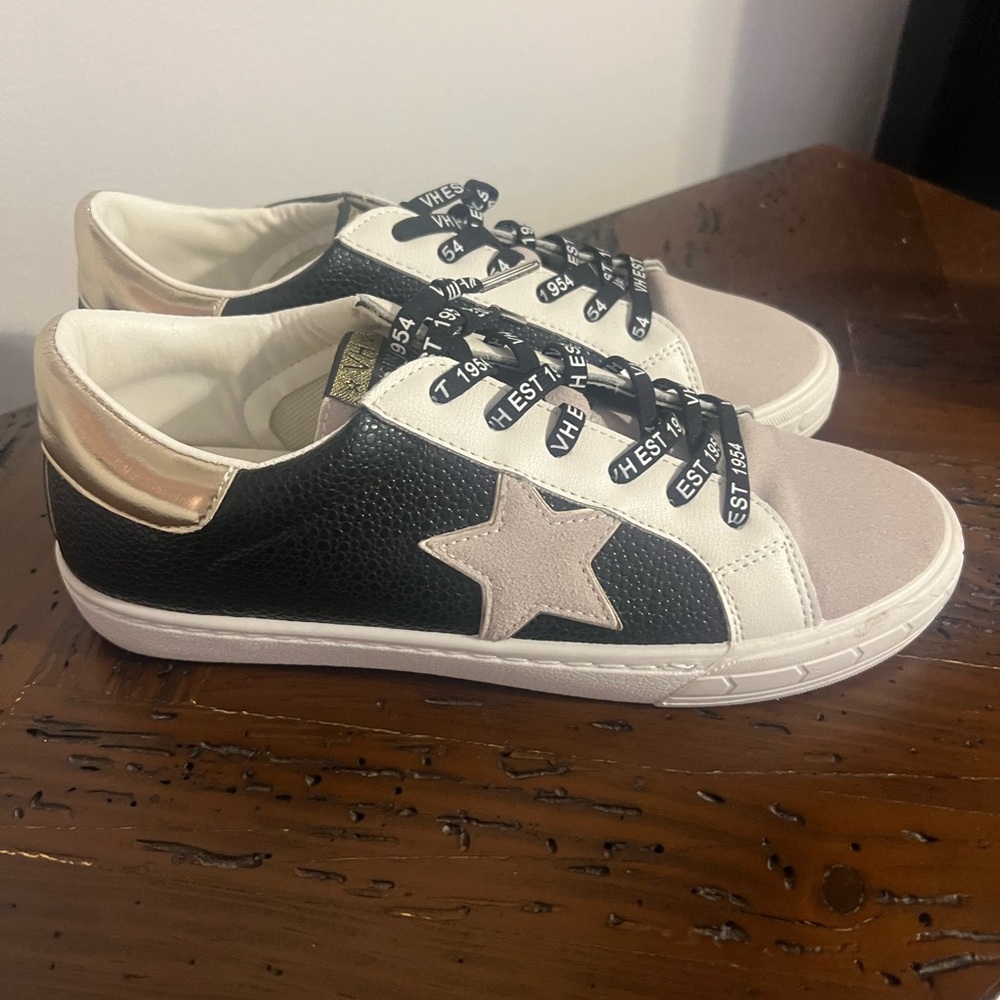 Vintage Havana Black and Gold Star Sneakers
